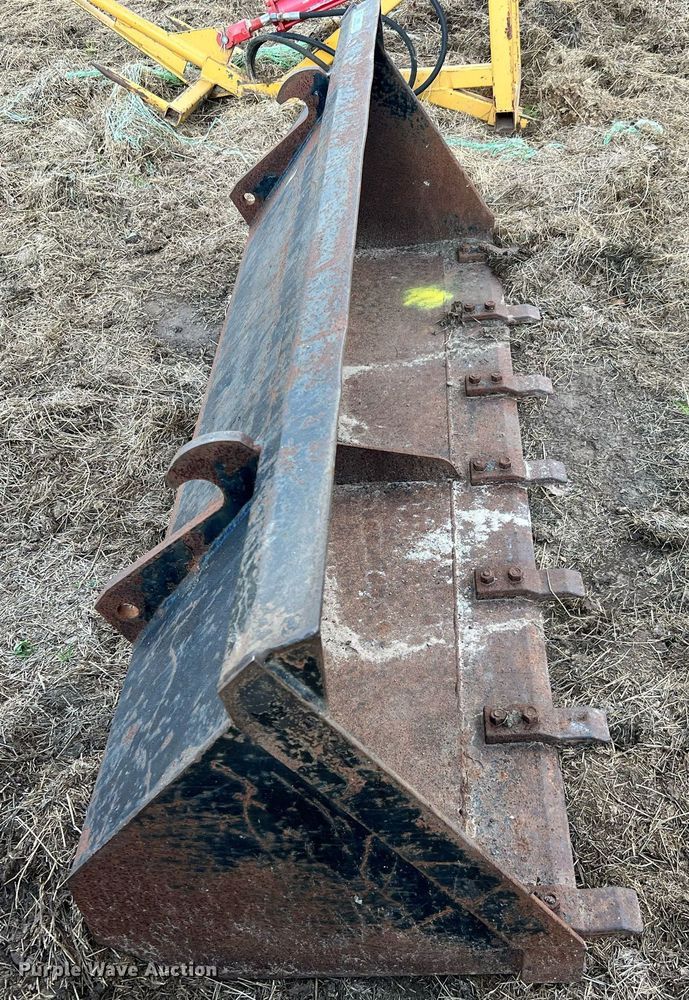 image for item MI9020 Loader bucket