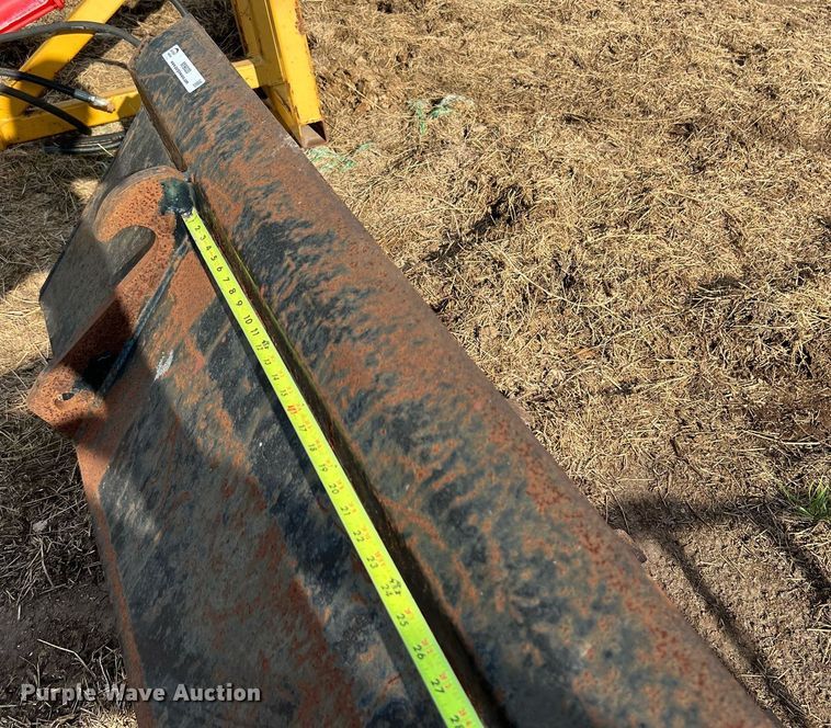 image for item MI9020 Loader bucket