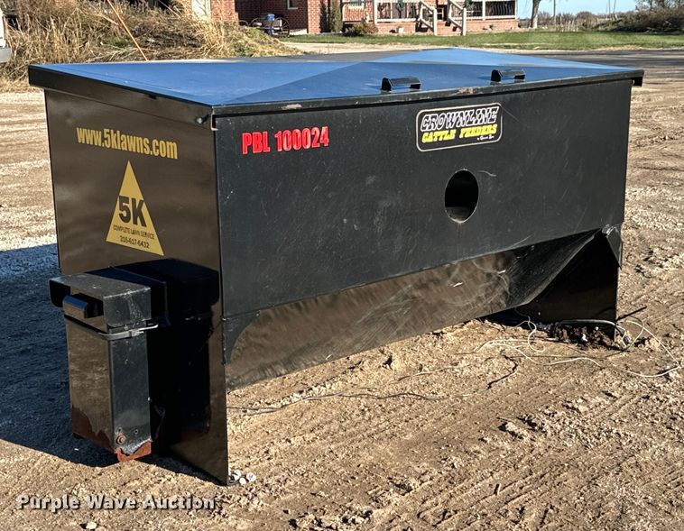 image for item NI9594 2020 Crownline Cattle Feeders S32 Manual  cake feeder