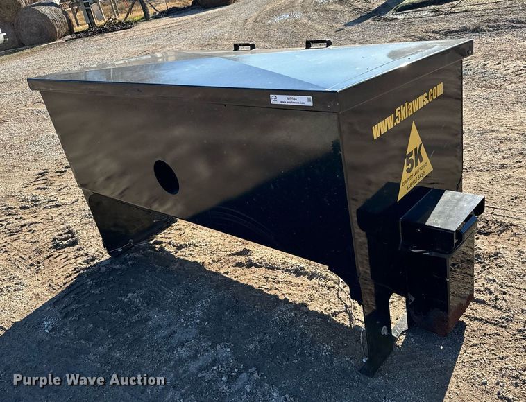 image for item NI9594 2020 Crownline Cattle Feeders S32 Manual  cake feeder