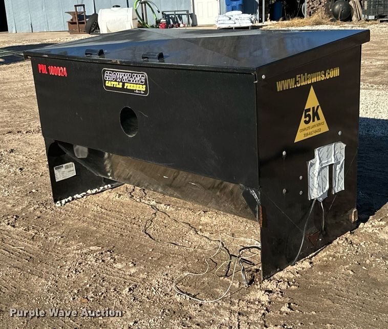 image for item NI9594 2020 Crownline Cattle Feeders S32 Manual  cake feeder