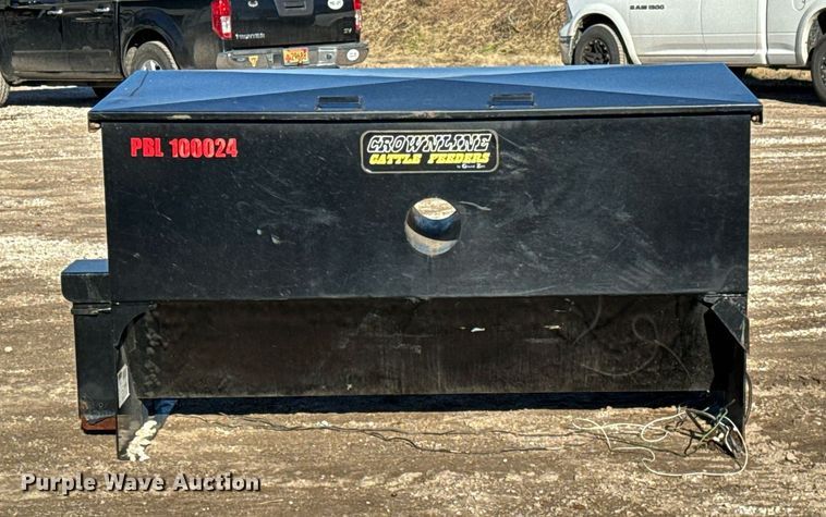 image for item NI9594 2020 Crownline Cattle Feeders S32 Manual  cake feeder