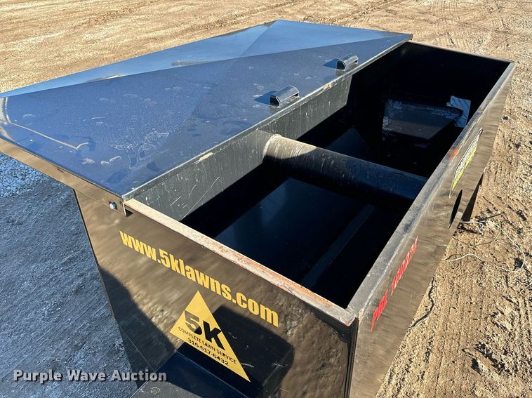 image for item NI9594 2020 Crownline Cattle Feeders S32 Manual  cake feeder