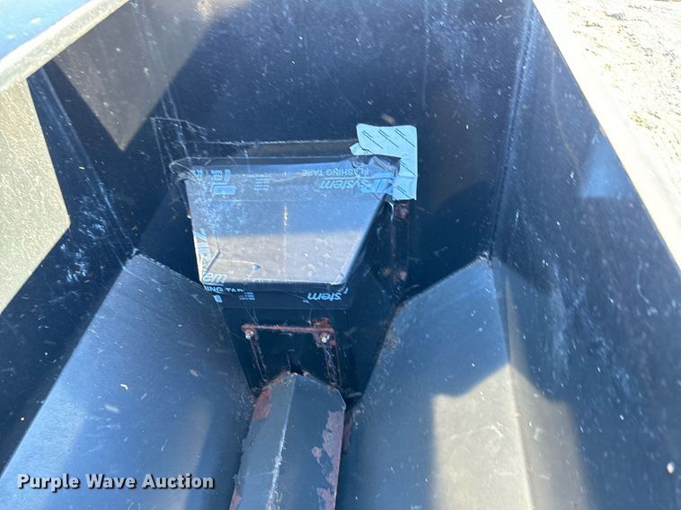 image for item NI9594 2020 Crownline Cattle Feeders S32 Manual  cake feeder