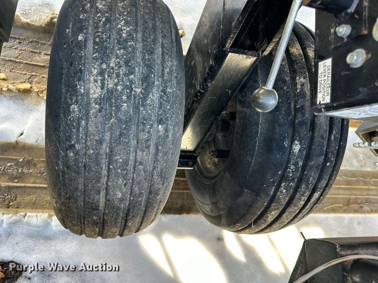 image for item NL9278 CrustBuster 4025 DD40x7.5  grain drill