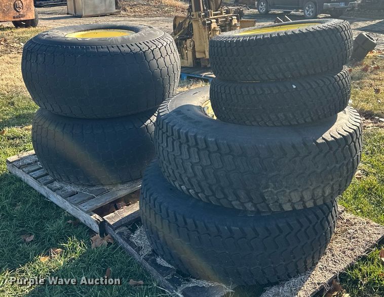 image for item NL9304 (6) John Deere wheels and tires
