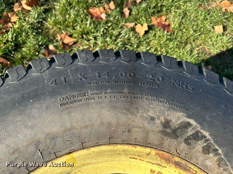 image for item NL9304 (6) John Deere wheels and tires