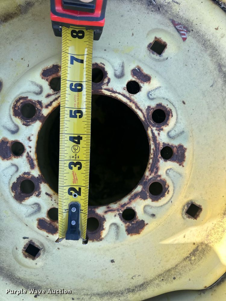 image for item NL9304 (6) John Deere wheels and tires