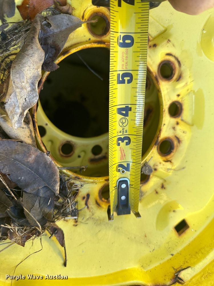 image for item NL9304 (6) John Deere wheels and tires