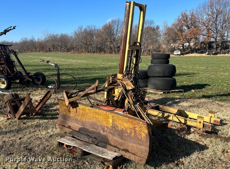 image for item NL9305 Tractor attachments