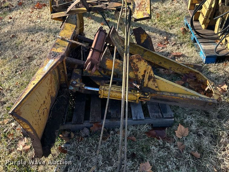 image for item NL9305 Tractor attachments