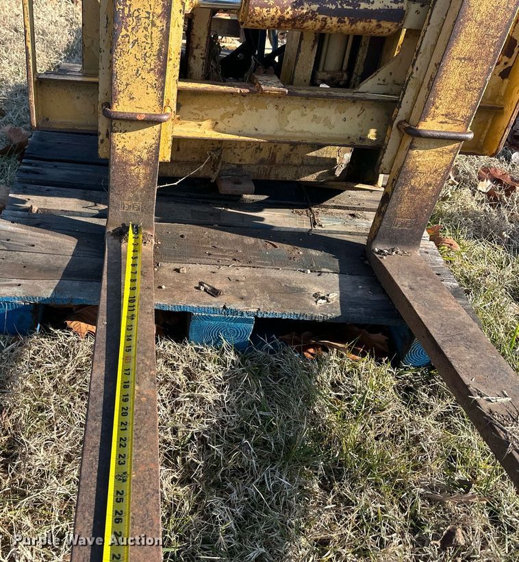 image for item NL9305 Tractor attachments