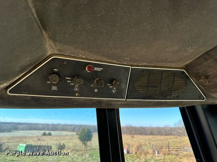 image for item NM9108 1981 International 5088  tractor