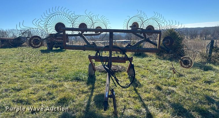 image for item NM9110 Vicon  hay rake