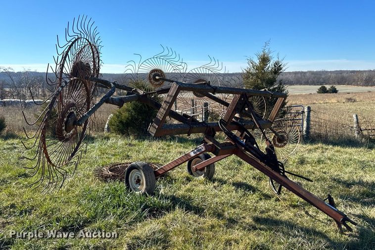 image for item NM9110 Vicon  hay rake