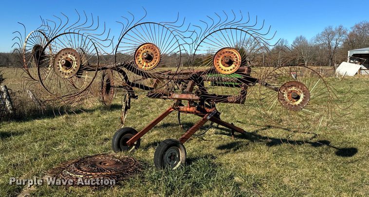 image for item NM9110 Vicon  hay rake