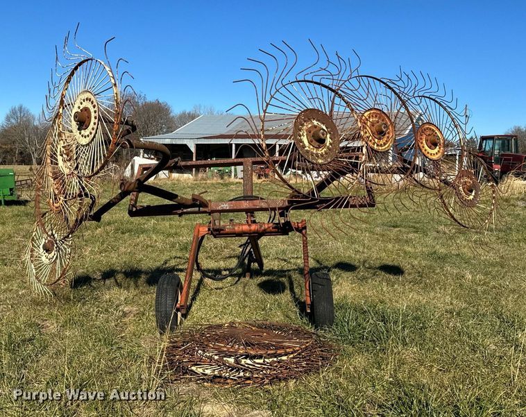 image for item NM9110 Vicon  hay rake