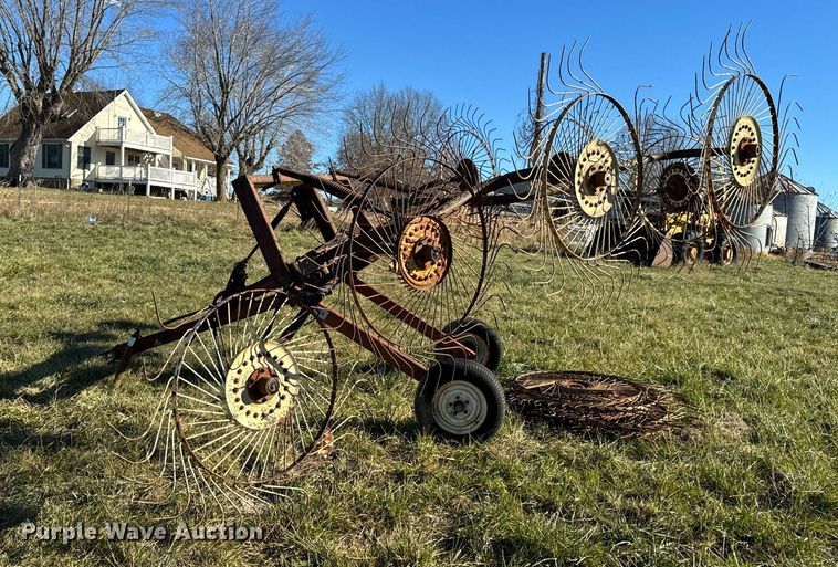 image for item NM9110 Vicon  hay rake