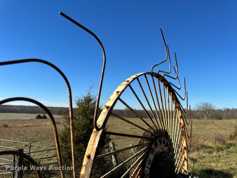 image for item NM9110 Vicon  hay rake