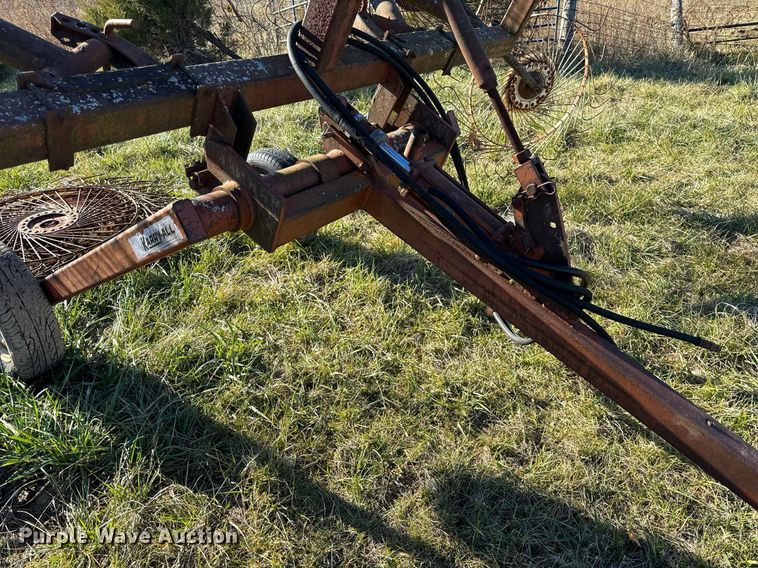 image for item NM9110 Vicon  hay rake