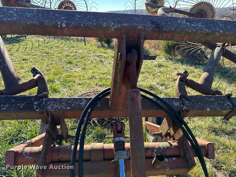 image for item NM9110 Vicon  hay rake