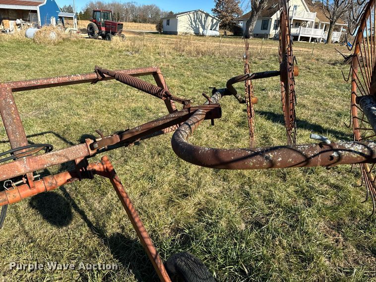 image for item NM9110 Vicon  hay rake