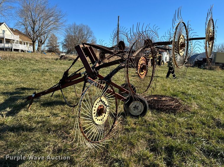 image for item NM9110 Vicon  hay rake