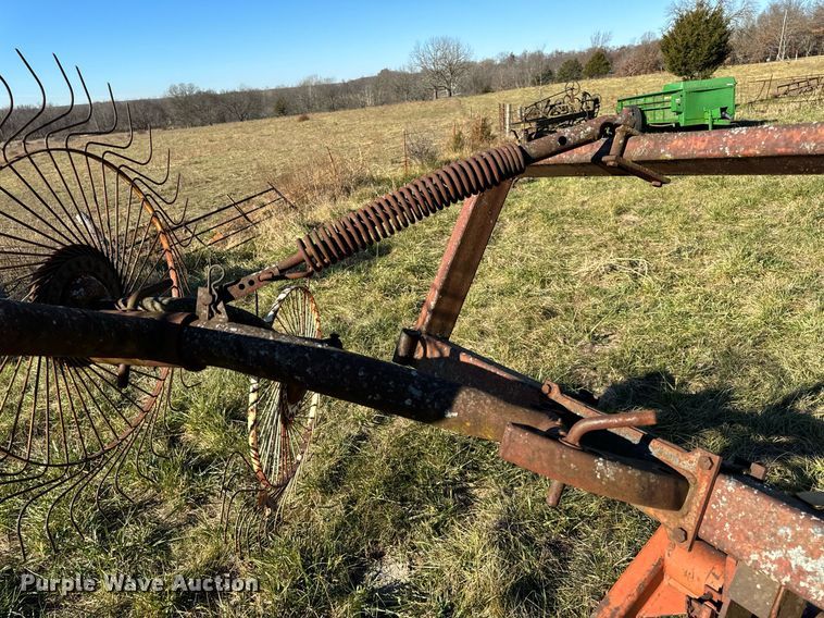 image for item NM9110 Vicon  hay rake