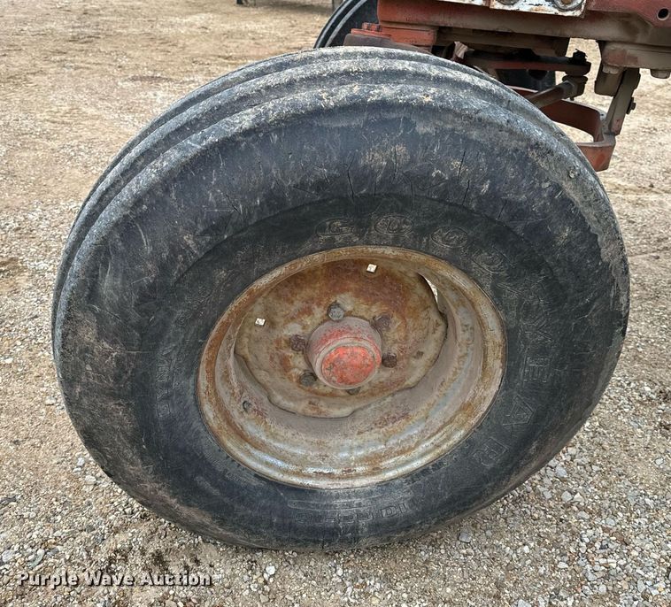 image for item NM9117 Case 1070 tractor