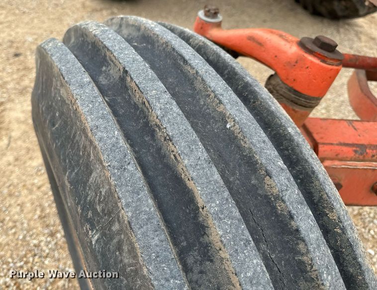 image for item NM9117 Case 1070 tractor