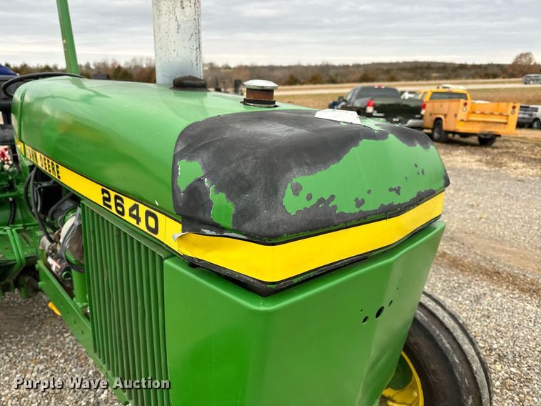 image for item NM9156 1981 John Deere 2640  tractor