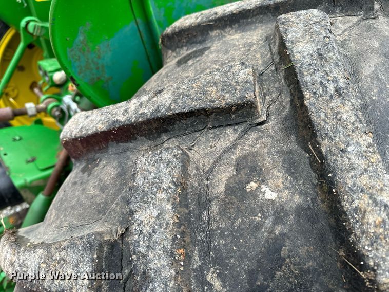 image for item NM9156 1981 John Deere 2640  tractor