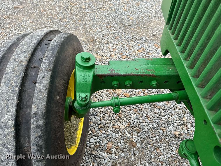 image for item NM9156 1981 John Deere 2640  tractor