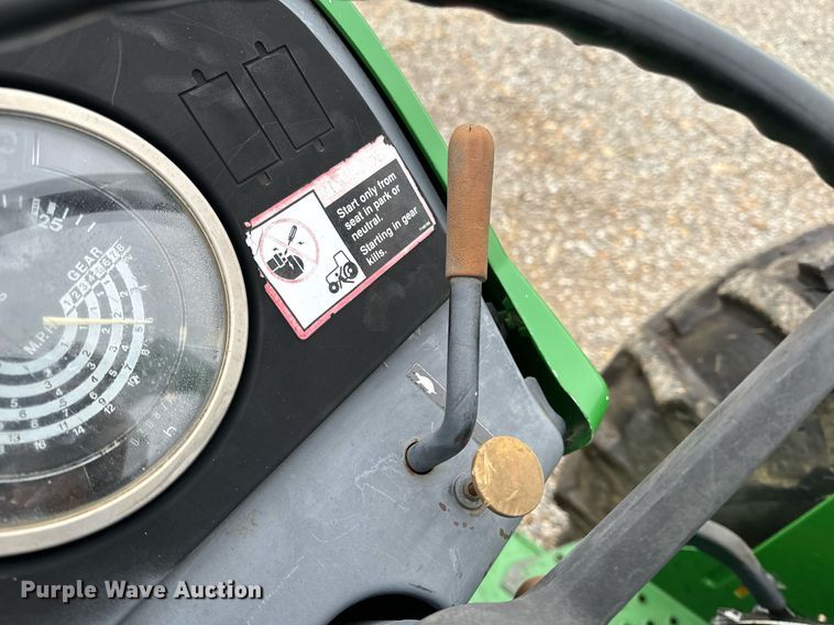 image for item NM9156 1981 John Deere 2640  tractor