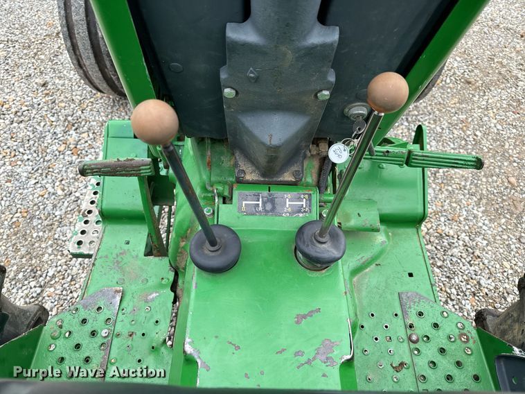 image for item NM9156 1981 John Deere 2640  tractor