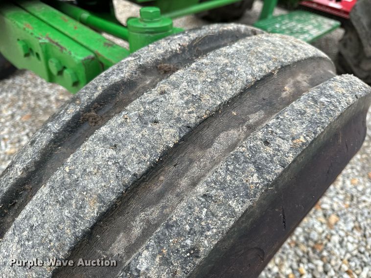 image for item NM9156 1981 John Deere 2640  tractor