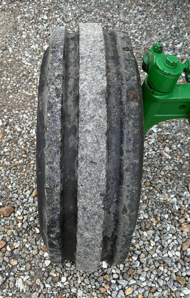 image for item NM9156 1981 John Deere 2640  tractor