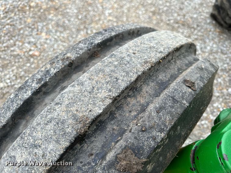 image for item NM9156 1981 John Deere 2640  tractor