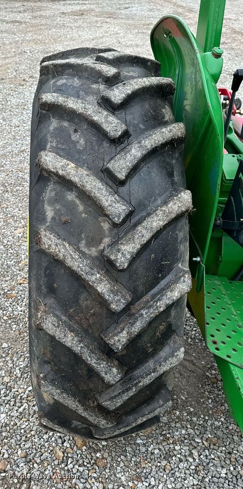 image for item NM9156 1981 John Deere 2640  tractor