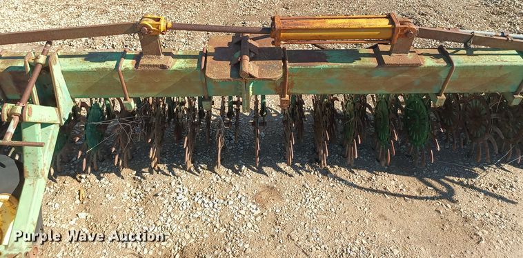 image for item NN9270 John Deere EO400  rotary hoe