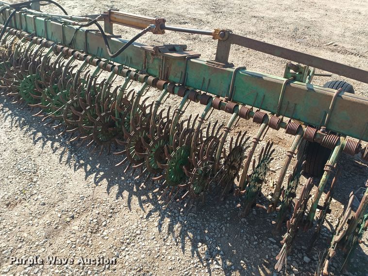 image for item NN9270 John Deere EO400  rotary hoe