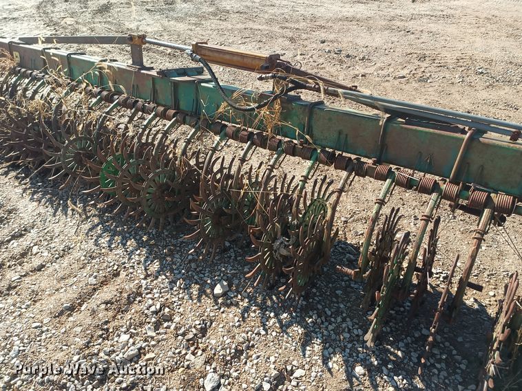 image for item NN9270 John Deere EO400  rotary hoe
