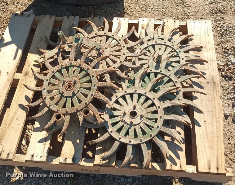 image for item NN9270 John Deere EO400  rotary hoe