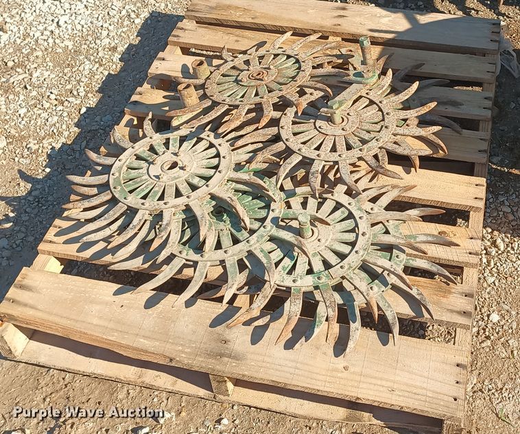 image for item NN9270 John Deere EO400  rotary hoe