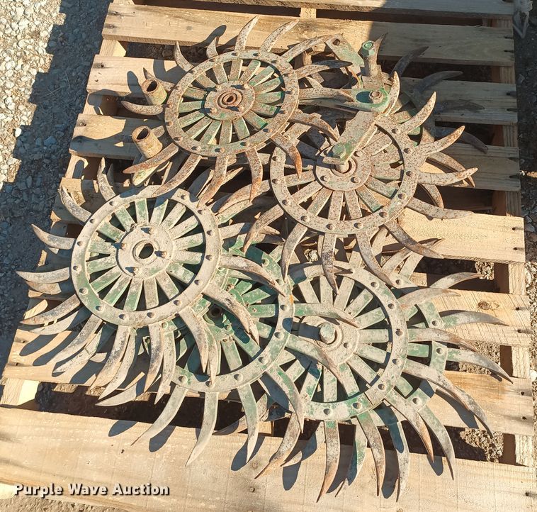 image for item NN9270 John Deere EO400  rotary hoe