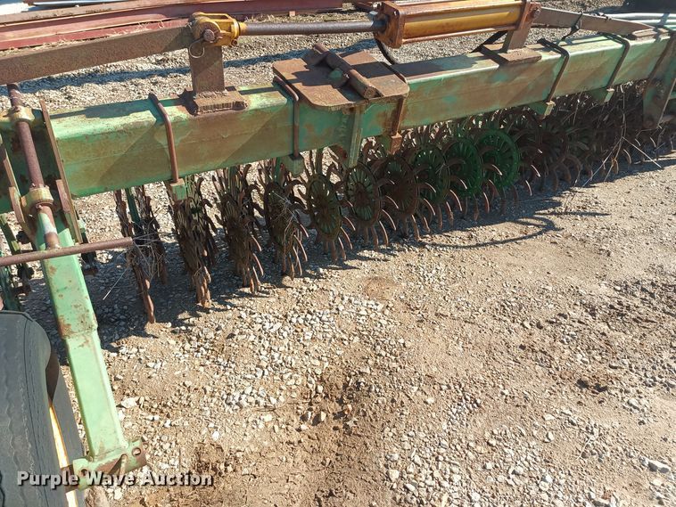 image for item NN9270 John Deere EO400  rotary hoe