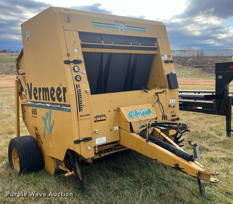 image for item NN9321 Vermeer 605XL  round baler