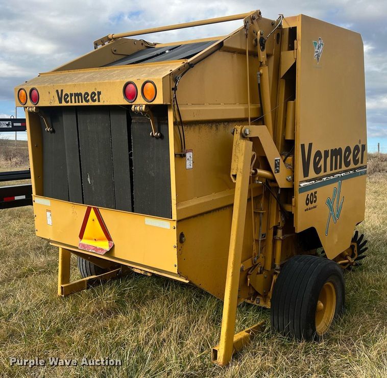 image for item NN9321 Vermeer 605XL  round baler