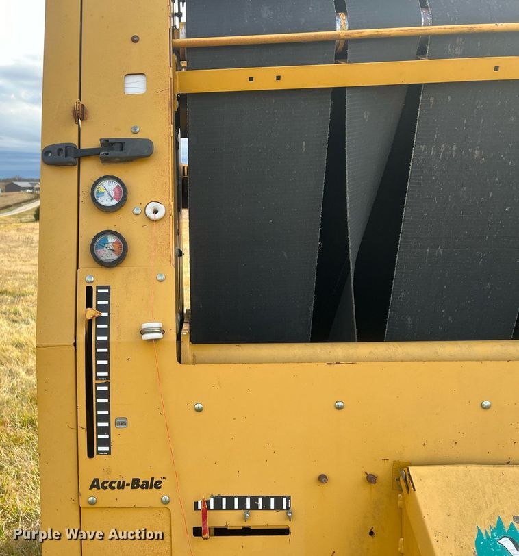 image for item NN9321 Vermeer 605XL  round baler