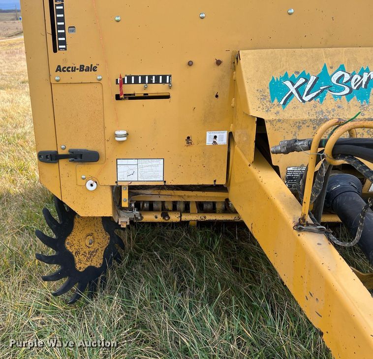 image for item NN9321 Vermeer 605XL  round baler